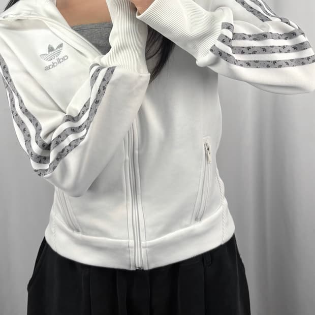 아디다스 화이트 실버 후드 져지