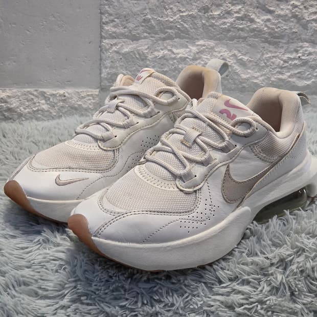 3a-12:나이키 에어 맥스 베로나 화이트 베어리(230mm)