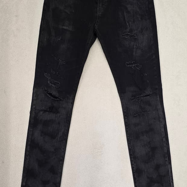 생로랑 무릎찢청 블랙청바지.  싸이즈 32