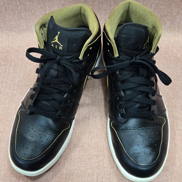 나이키 285mm-  에어조던1 미드 블랙/골드 검금