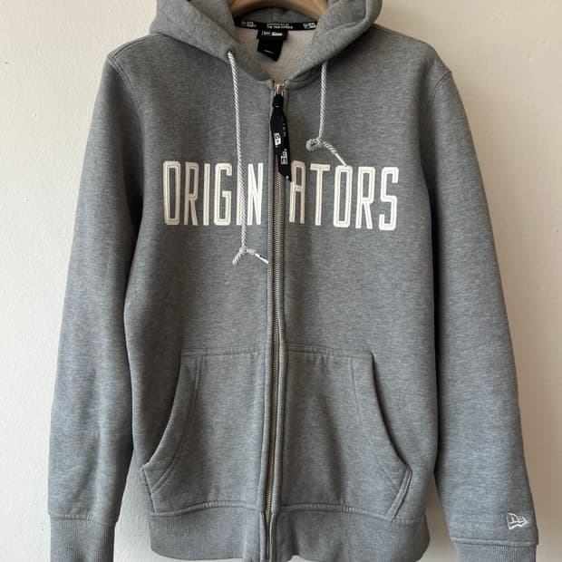 뉴에라 남여공용 그레이 후드집업점퍼