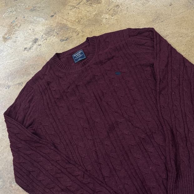 아베크롬비 버건디 꽈배기 니트