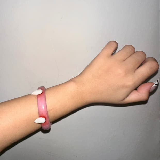 Vampire kiss Bangle