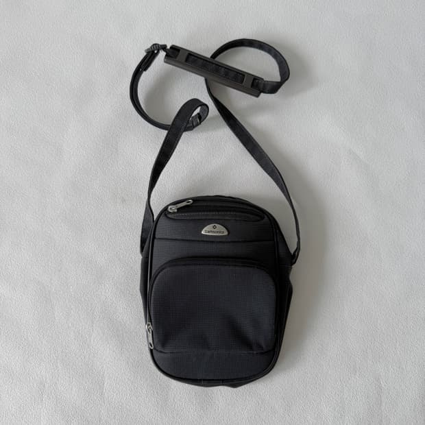 올드 샘소나이트(Samsonite) 크로스백