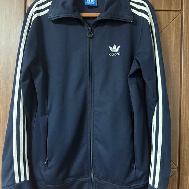 아디다스 트랙탑 