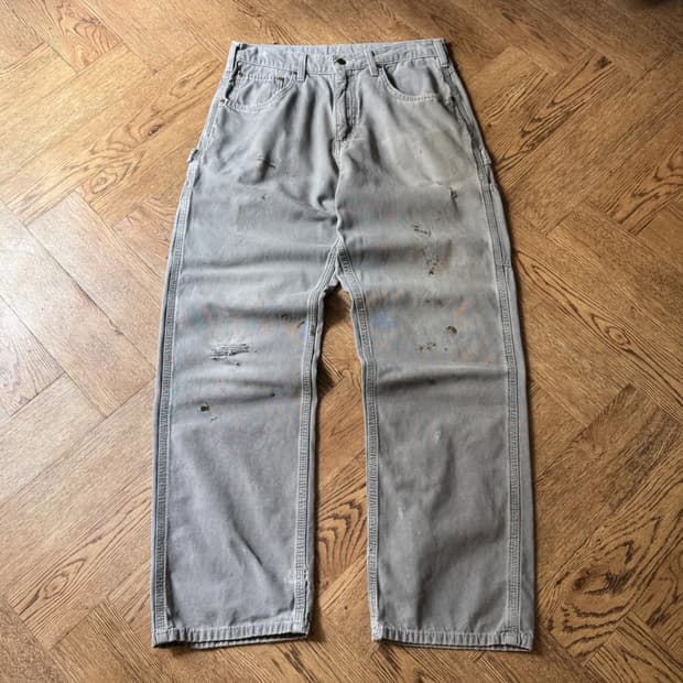 [32]칼하트 USA 더티 데미지드 차콜 싱글니 카펜터 워크 팬츠