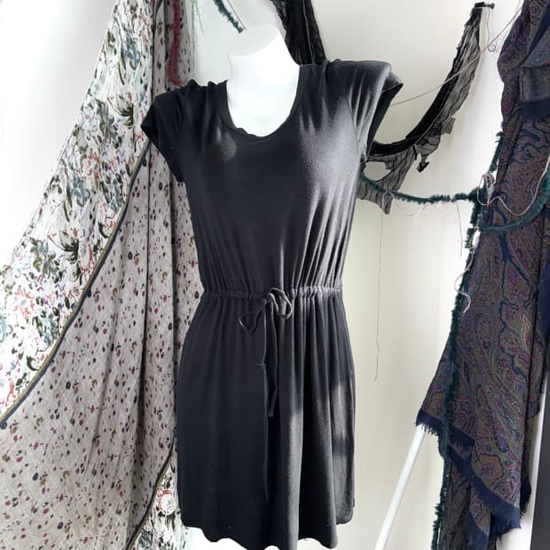 스트링 실루엣 원피스