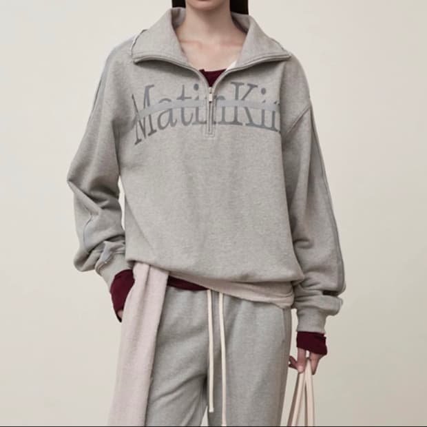 CUT OUT HALF ZIP SWEATSH