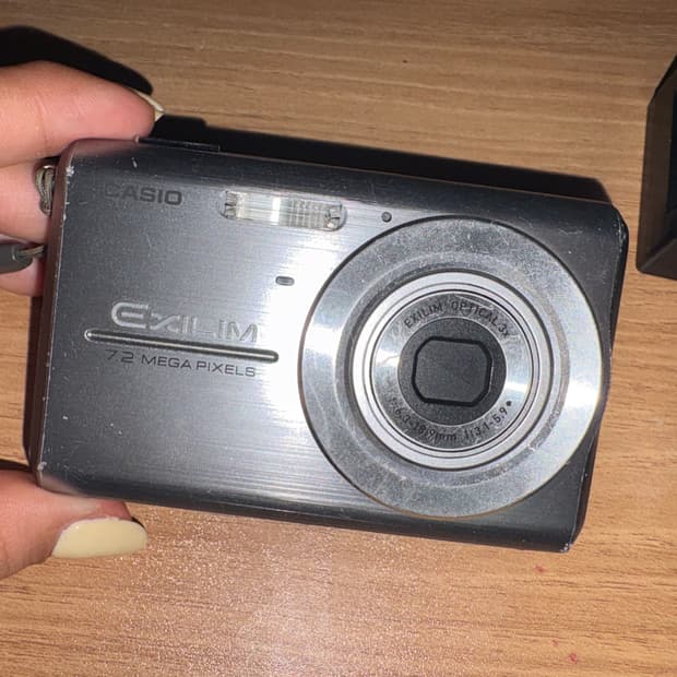 카시오 엑슬림 EXILIM EX-Z75 디지털 카메라 디카