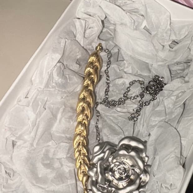 Sinoon 로즈 목걸이 초커