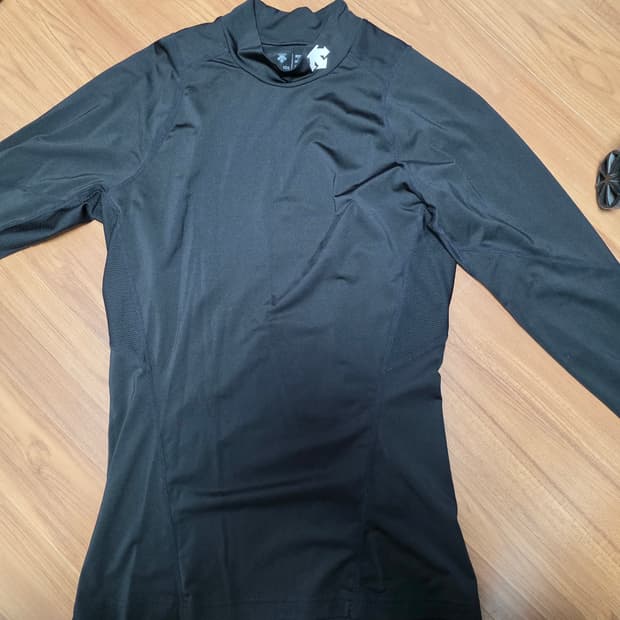 데상트 컴프레션 판매합니다!