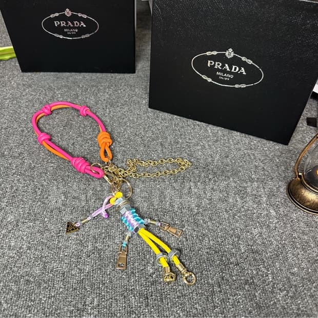 프라다 로봇 백참 핑크