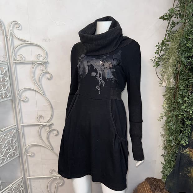 TANKUS black oriental warmer wool ops