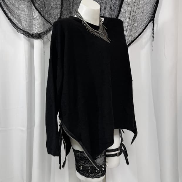 zipper t-shirt