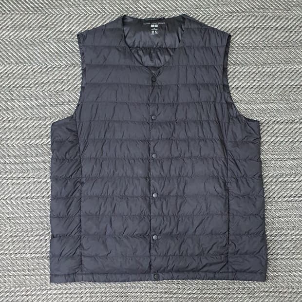 유니클로 오리털 경량패딩 조끼 남자105