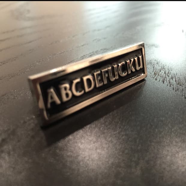 2014FW 슈프림 ABCDEFUCKU 핀