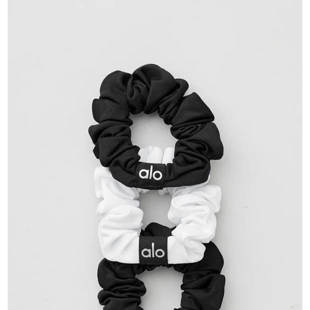 Alo 알로요가 헤어밴드 2개, 집게핀, 미니 스크런치 3세트 판매