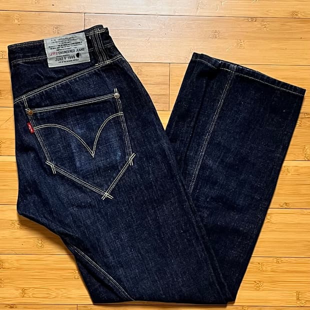 리바이스 엔지니어드진 W32