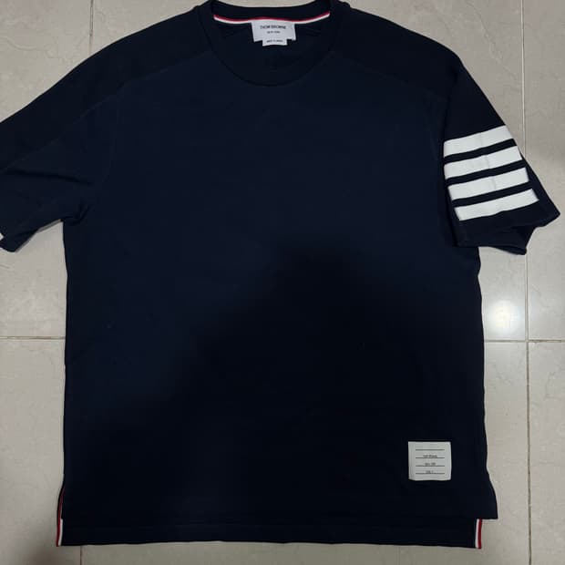 [당일출고,4사이즈] 톰브라운 사선완장 반팔