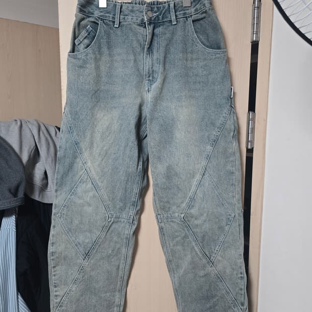 엑스톤즈 백 밴딩  다이아 절개 데님팬츠
 L