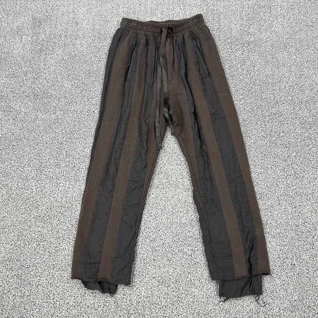 VNECKLUV 투톤 조거팬츠