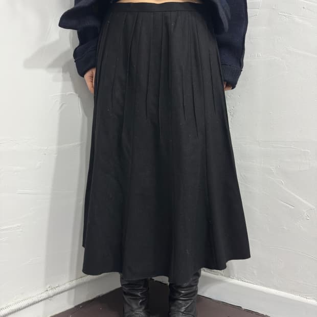 pintuck wool skirt 