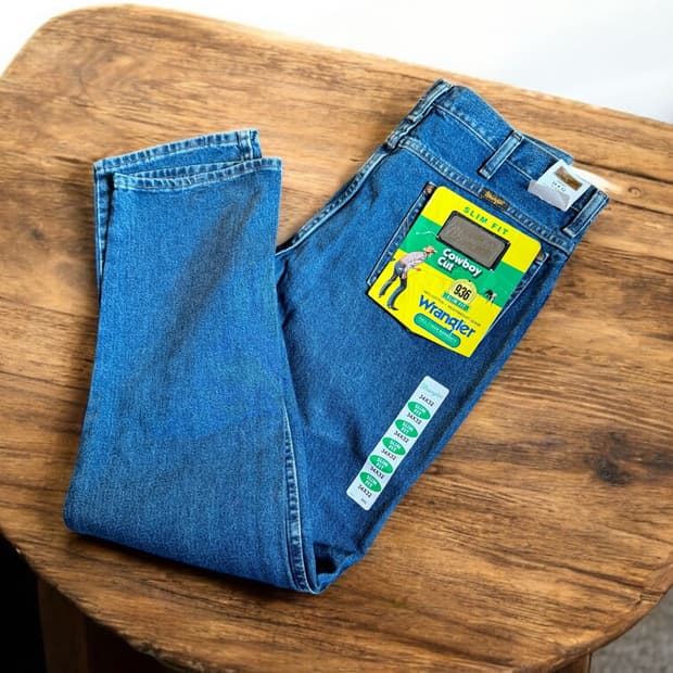 Wrangler의 936 Cowboy Cut Slim Fit 진은 아메리