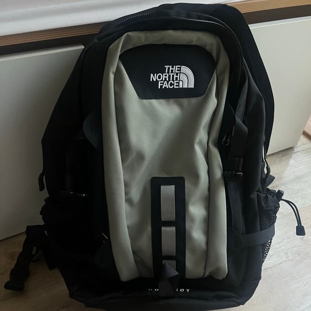 노스페이스 핫샷 라이트 카키 28L