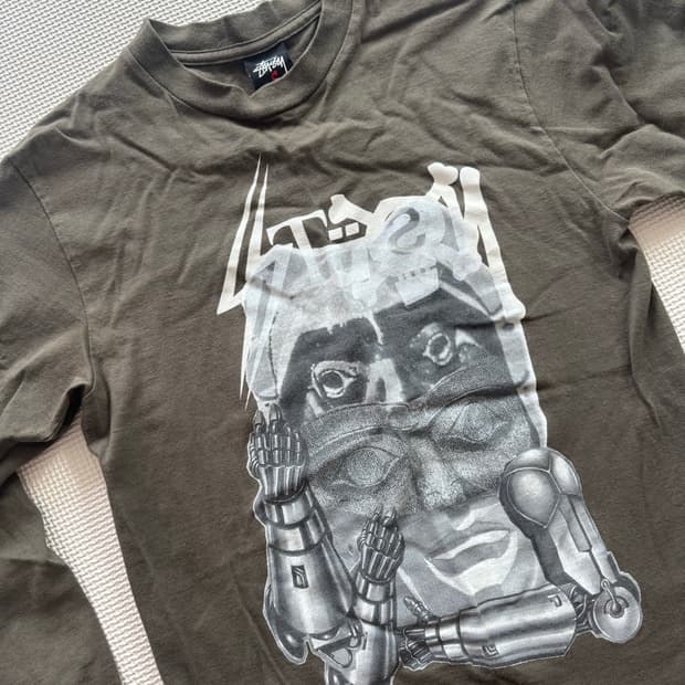 스투시 긴팔 티셔츠 팝니다.