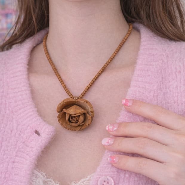 빈티지 우드 플라워 장미 목걸이