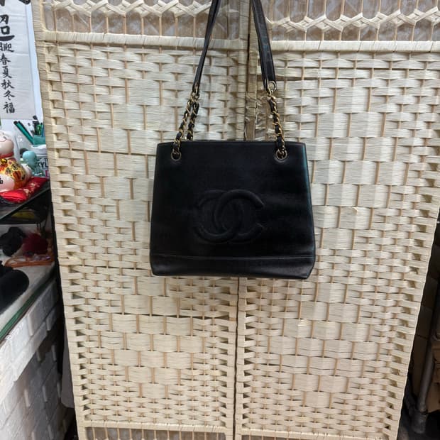 정품 샤넬 캐비어 스킨 체인 숄더백 팝니다