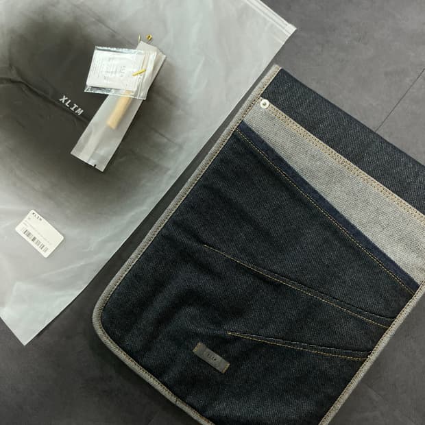 [새상품] 엑슬림 EP.7 SYNOPSIS 01 LAPTOP CASE