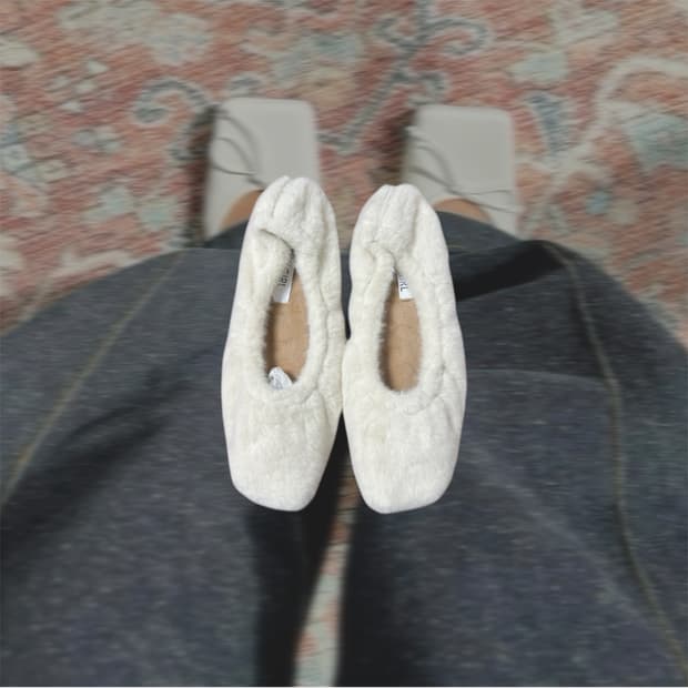 fluffy winter flat show