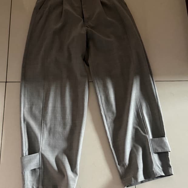 웨이비니스 원턱 그레이 슬랙스