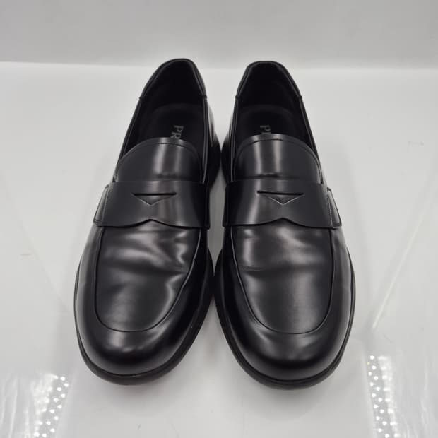 프라다 브러쉬드 로퍼