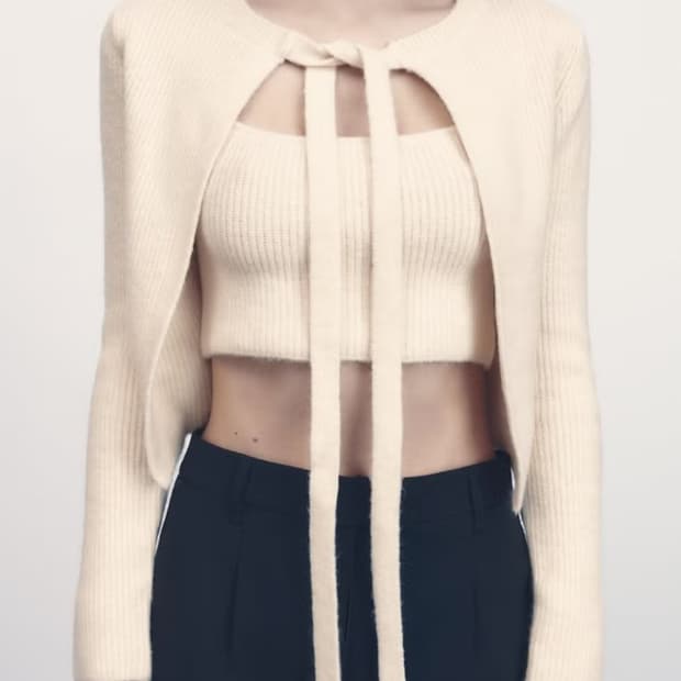 자라 WOOL BLEND CROP TOP
