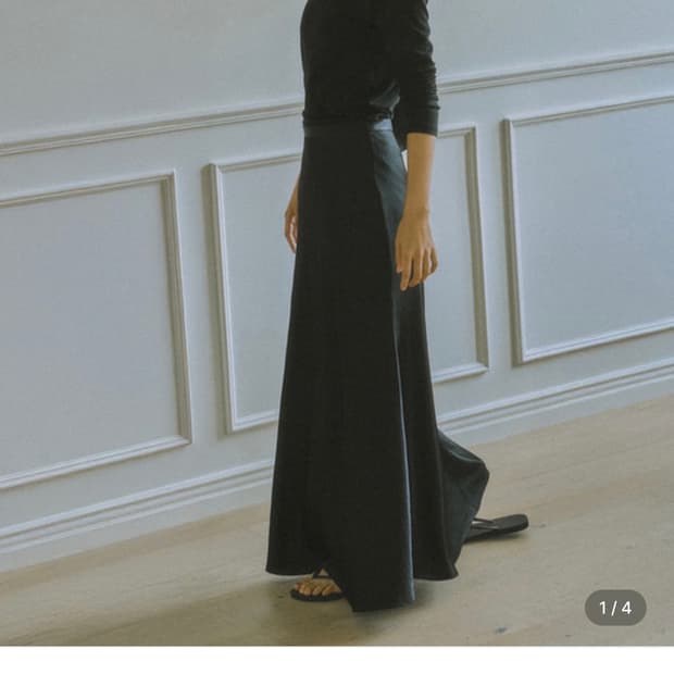 세이지먼트 새틴 맥시 스커트