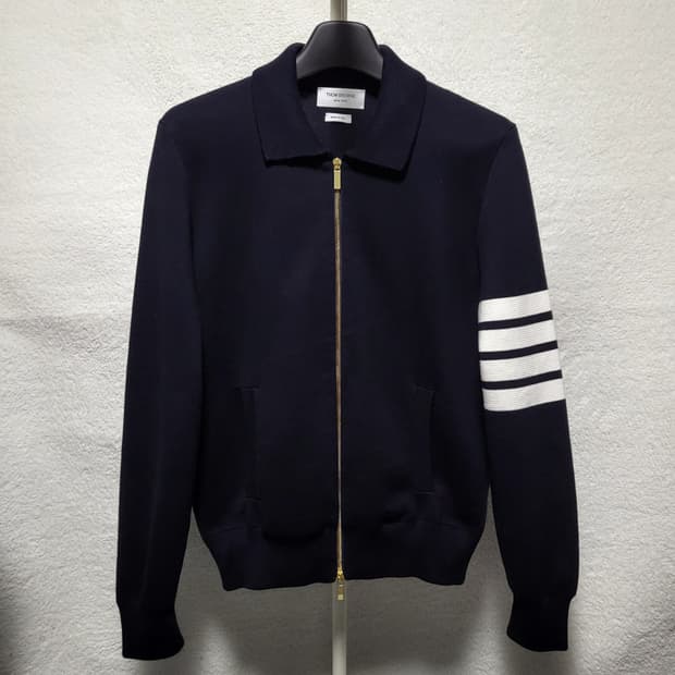 [새상품급] 2 / 톰브라운 밀라노 스티치 금장 봄버 자켓 