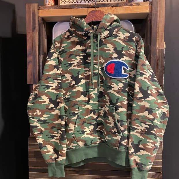 챔피온 카모후드티