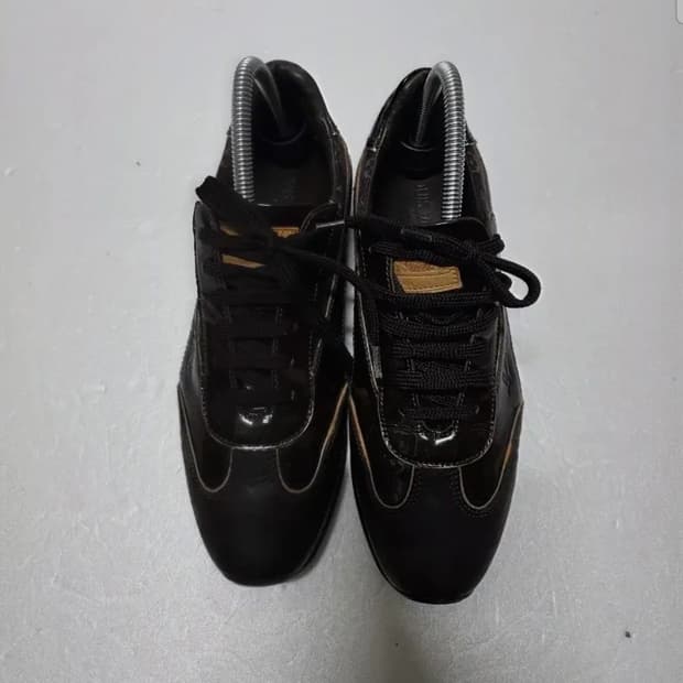 정품 루이비통 브라운 모노그램 스니커즈  사이즈 255