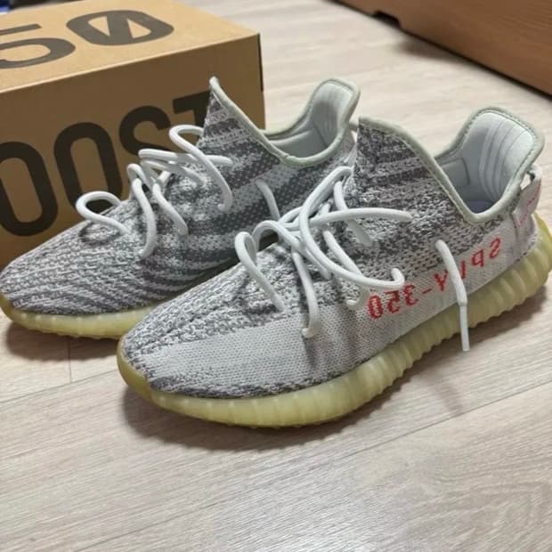 아디다스 이지부스트 350 V2 블루틴트