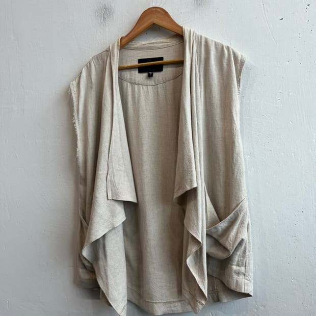 Karen Kane 드레이프 린넨 슬리브리스 베스트 Made in USA