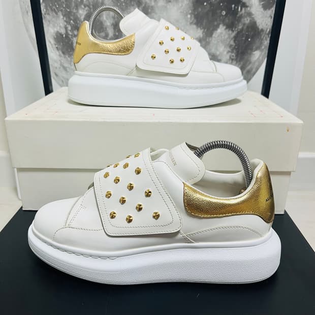 정품 37) 알렉산더 맥퀸 골드 벨크로 오버솔 스니커즈 235~240