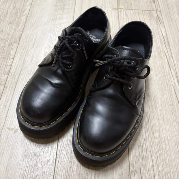 닥터마틴 1461 3홀 쿼드 250