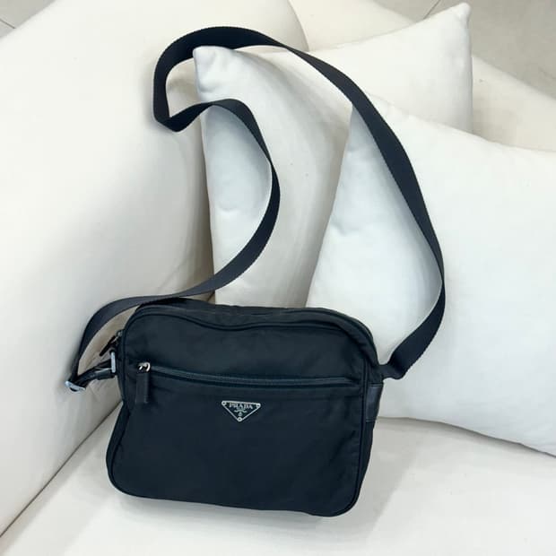 프라다 리나일론 크로스백 (정품)