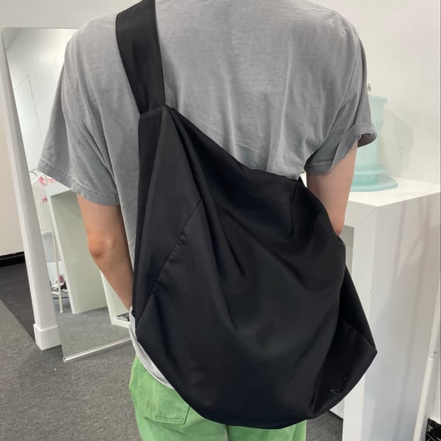 COS 폴리에스터 크로스 숄더백