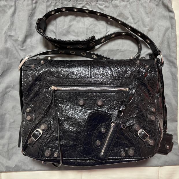 발렌시아가 르카골 플랩백 미듐