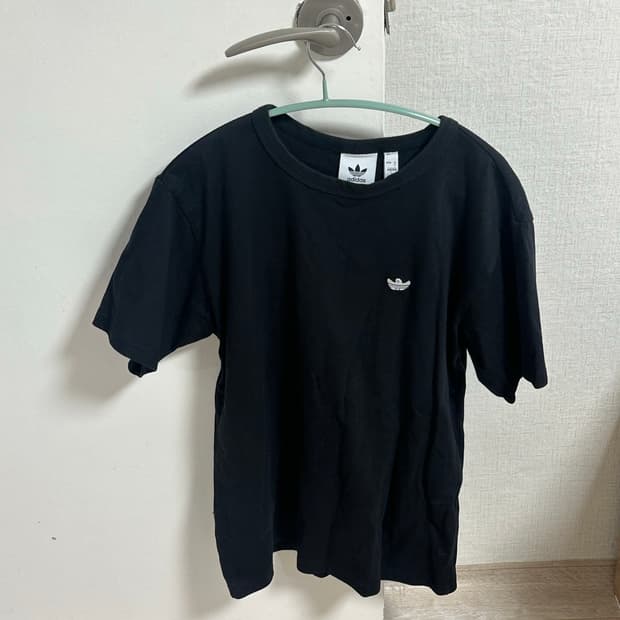 아디다스 마크곤잘레스 로고 반팔티 S