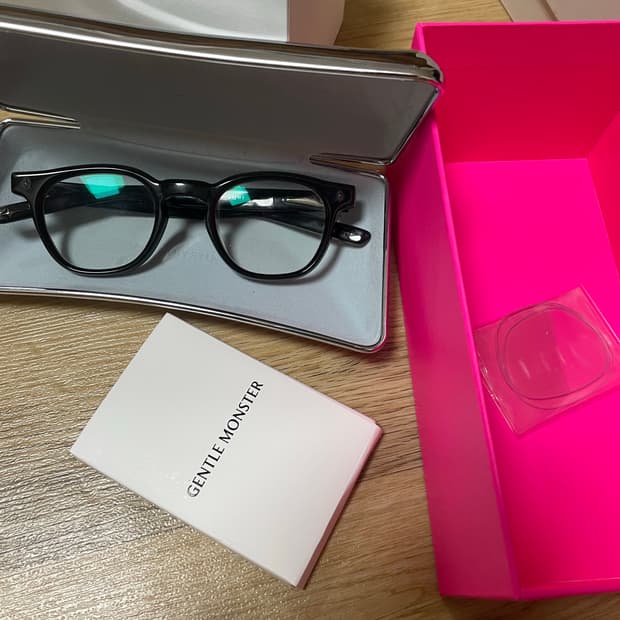 젠틀몬스터 본조 01 블랙 풀박