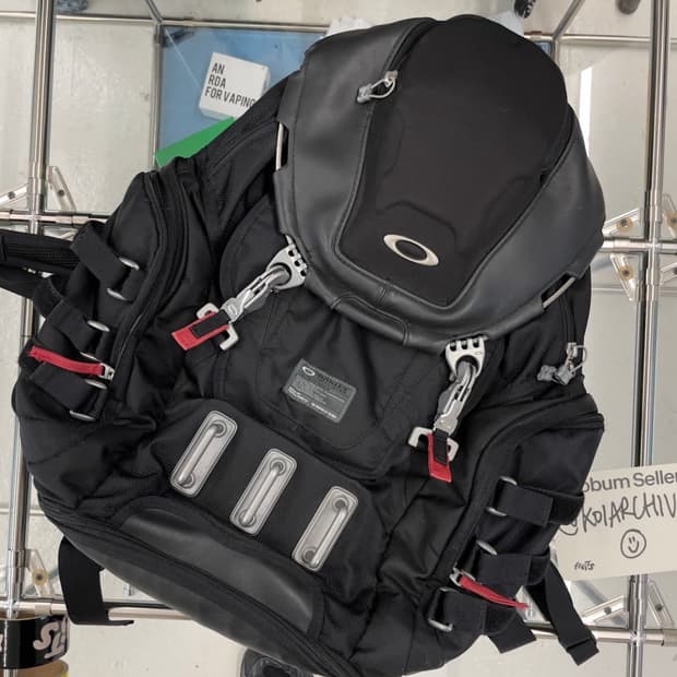 오클리 싱크백팩